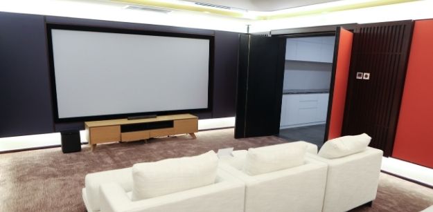 Home Theatre Installation Brisbane: Top 5 Reasons to Skip DIY Installation