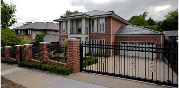 Selecting the Best Automatic Gates For Your Property