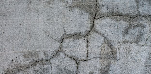 Seven Causes of Wall Cracks and How to Fix Them