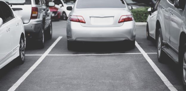 4 Reasons Why Commercial Parking Lots Should Be Paved with Concrete