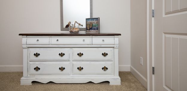 How to Choose the Best Materials for Nightstands, Drawers, and Dressers