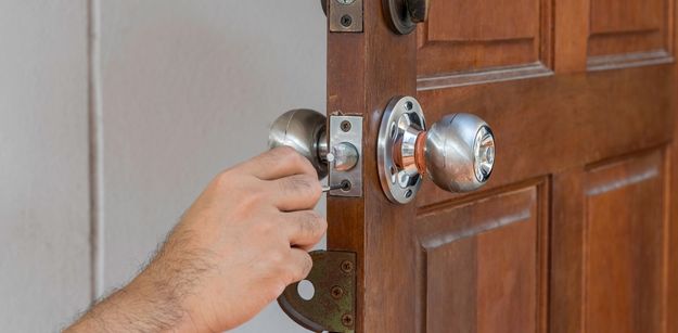 Top 6 Situations Requiring Emergency Locksmith Assistance