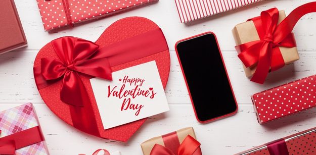 How to Celebrate Romantic Valentine's Day at Home With Your Loved One